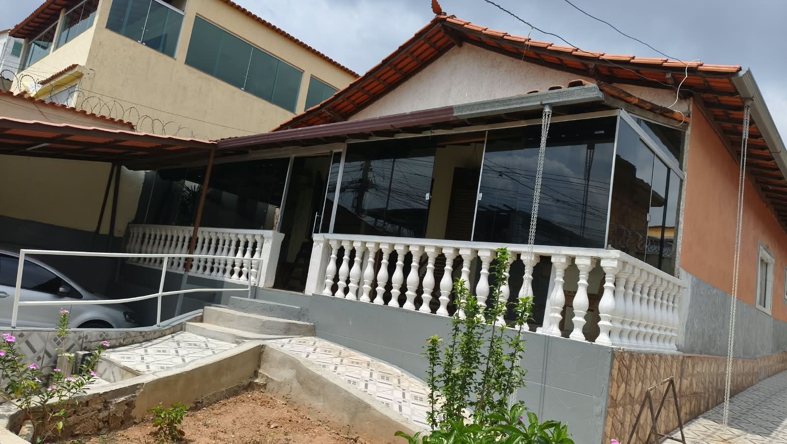 Casa linear no bairro São Benedito - Santa Luzia/MG